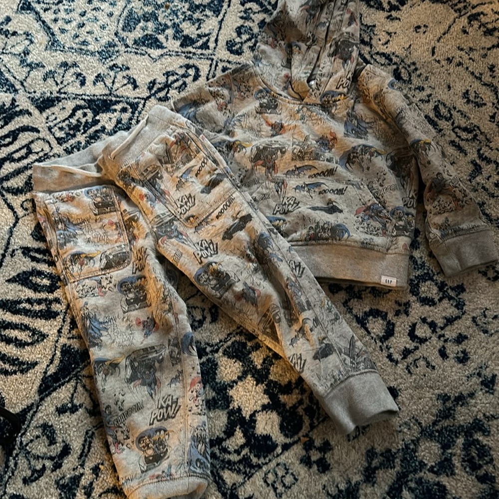 Gap DC sweat set.